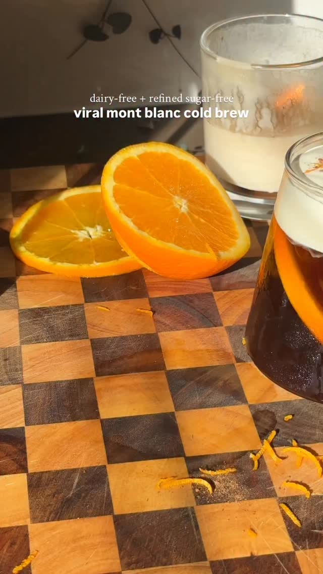 VIRAL MONT BLANC COLD BREW ☕️🍊

If you like jaffas…or just a little sweetened in your coffee - then you will love this take on the viral cold brew 🤤

You’ll need:
- cold brew coffee
- dairy-free cream
- juice of half an orange
- orange slice
- vanilla extract
- nutmeg
- maple syrup

Save + follow for more health-conscious recipes 🌱 #coldbrew #montblancoffee #viralmontblanc #melbournemontblanc