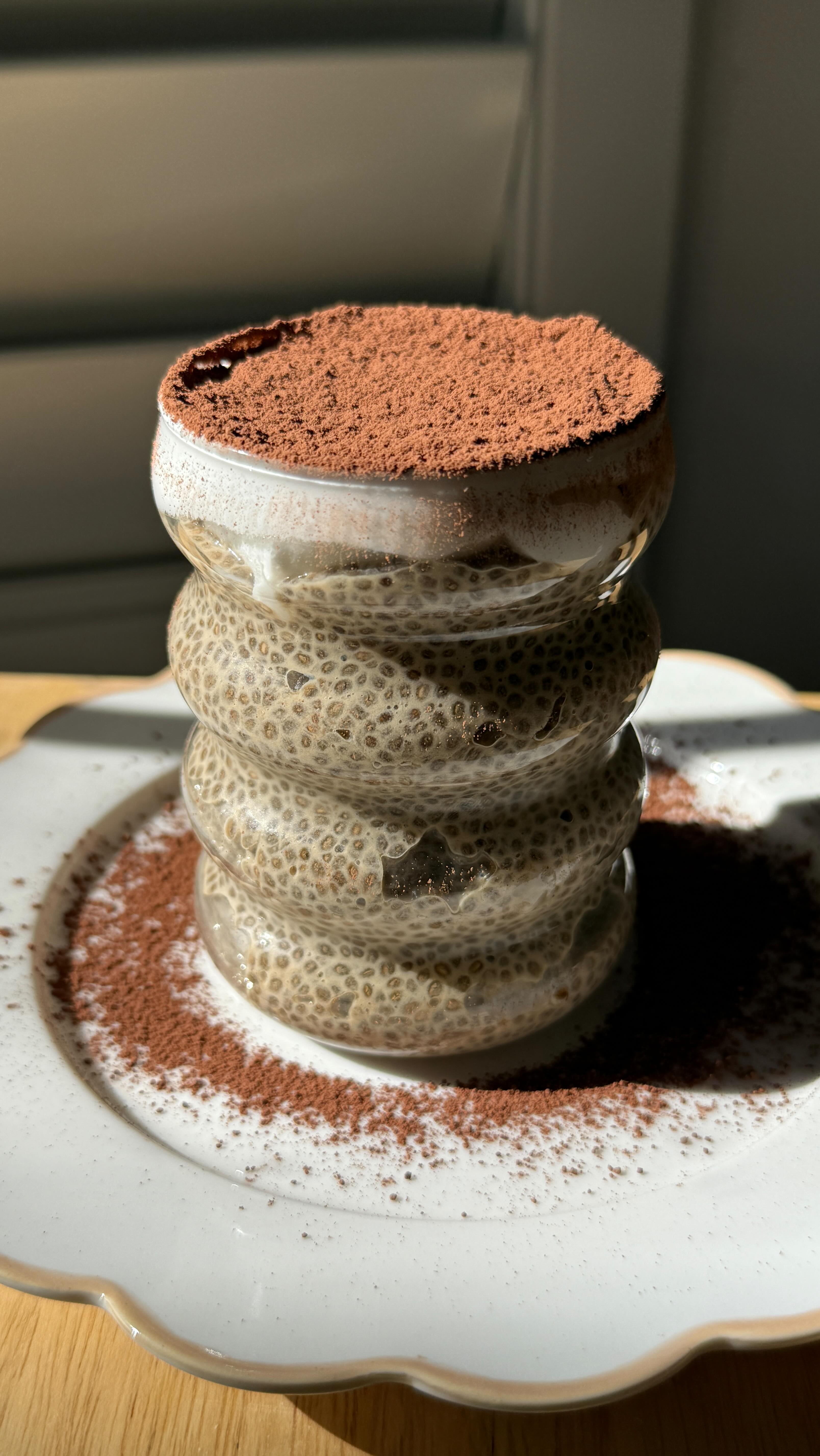 Tiramisu for breakfast? Yes please 🤤

Ingredients:
- 1/3 cup chia seeds
- 1.5 tbsp sugar-free maple
- 1 cup unsweetened almond milk
- 4 tbsp unsweetened coconut yoghurt 
- 1/4 cup coffee shot (decaf or normal)
- 1/2 tsp vanilla extract
- Cocoa powder, for dusting
- Pinch of salt
- Optional: add a scoop of vanilla or choc protein to your chia pudding mix

Save + follow for more health-conscious recipes @theconsciouscook_ 🌱 #tiramisu #chiapudding #vegantiramisu #tiramisuchia