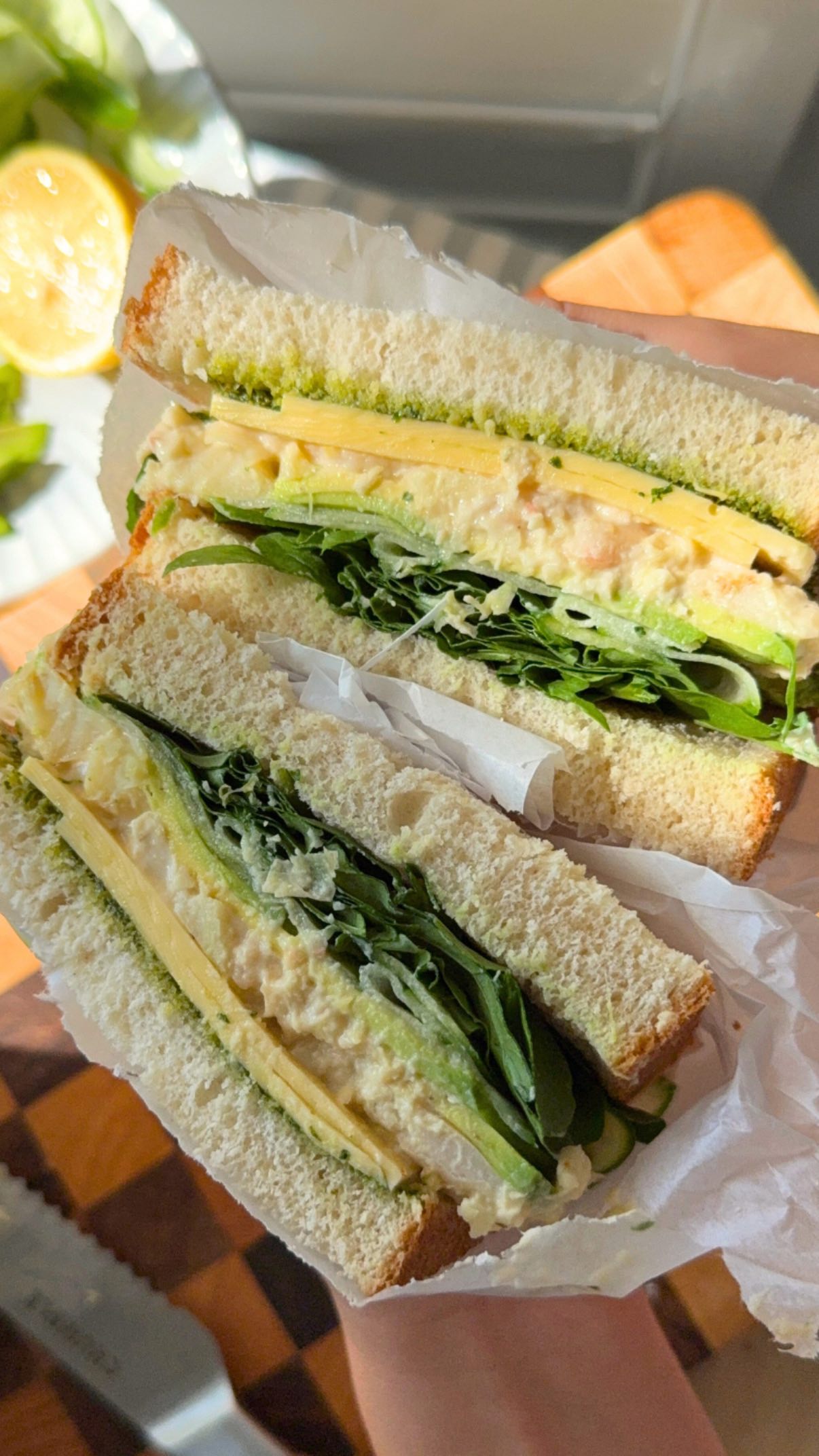 This Smashed Bean + Artichoke Sandwich has been on rotation this last week and for good reason 🤤

It’s creamy, crunchy, fresh and loaded with fibre 🤌 super easy to make and perfect for lunches!

Comment SANDWICH and I’ll send you the recipe or head straight to my blog. 

Save + follow for more health-conscious recipes @theconsciouscook_ 🌱