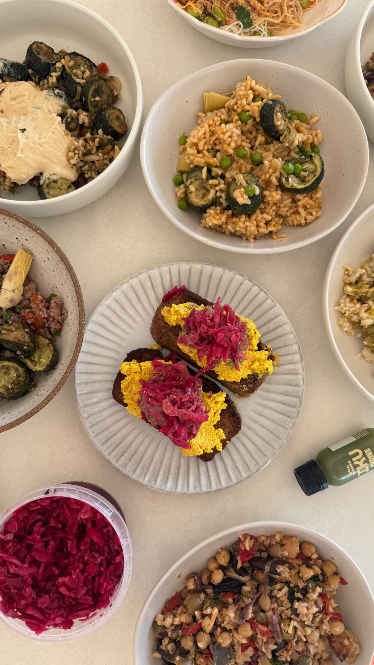 I’m calling this my very low-effort spring reset 😂🌞 Some might even say this is ‘lazy-girl approved’ ✅

I’ve been trying to get a bit more colour, protein and fibre into my meals lately (especially after a winter filled with maybe one too many ‘comfort meals’ but shh don’t tell anyone 🤫) but I also really don’t want to be thinking about food 24/7 …and trust me, this is hard when cooking is kind of what you do for a living 😅🫠

The IKU Spring Energy Reset has been so handy for that - lots of really good wholefood meals, Thrive Shots and Beetroot & Cabbage Pickles, so I can just grab something and gooooo.

It’s made eating well feel very easy, which I’m definitely here for in this busy season 💁🏼‍♀️

If you want to give it a try, use BROOKLYN20 for $20 off 💗
@eatiku_ #ad #plantbased #veganmealprep #iku #eatiku